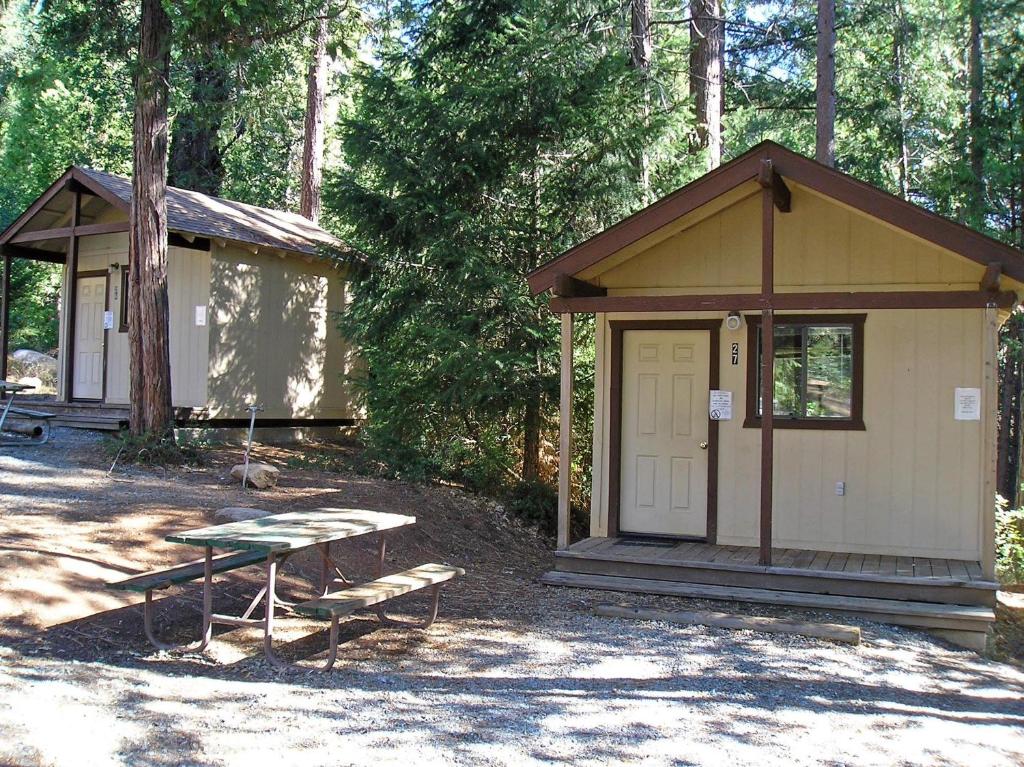 Yosemite Lakes Bunkhouse Cabin 34